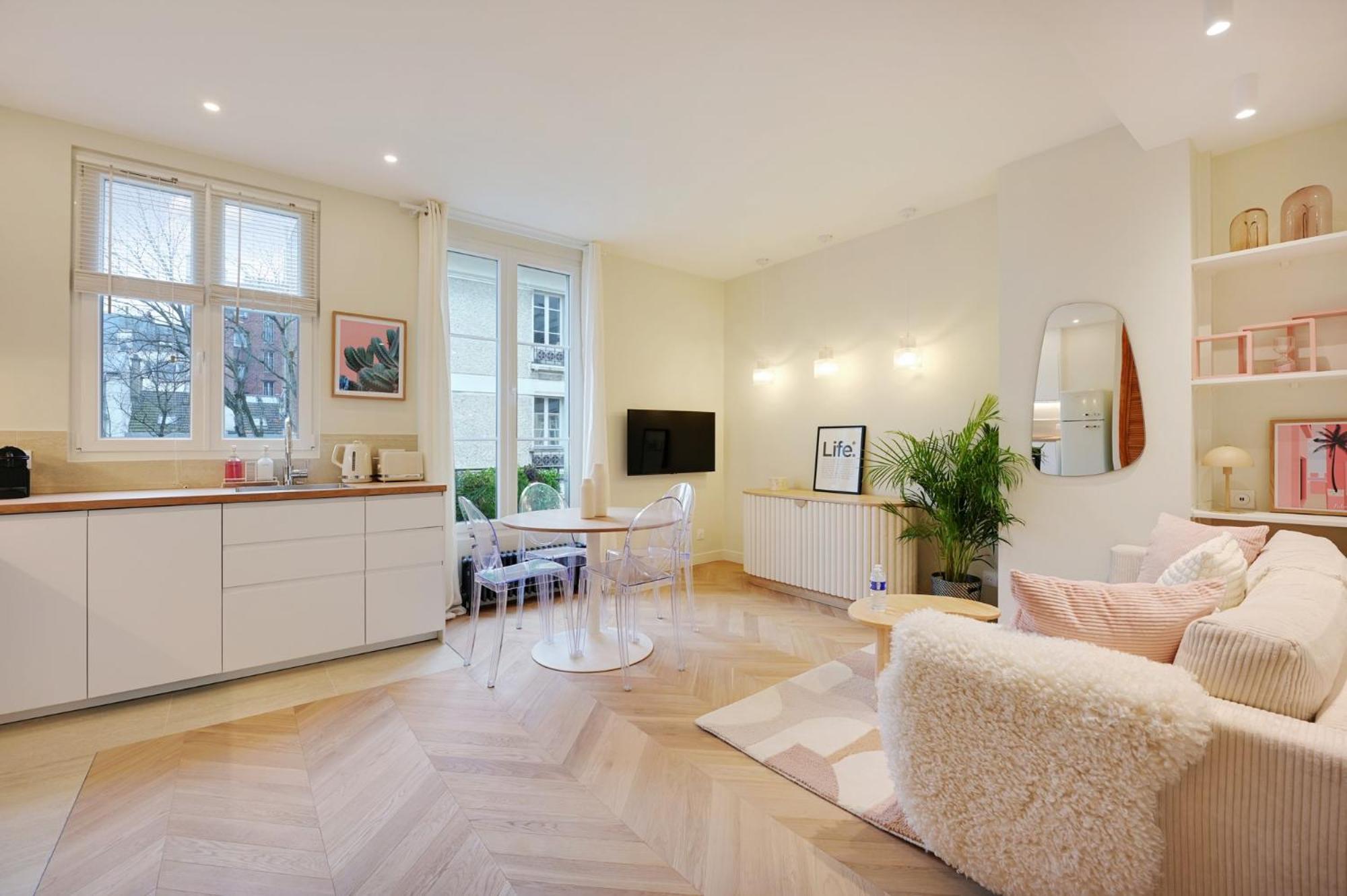 Comfy Suite By Les Maisons De Charloc Homes Boulogne-Billancourt Kültér fotó